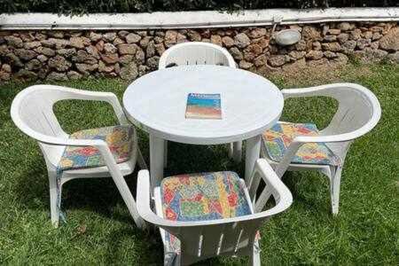 Apartamento bajo con jardín y piscina - FORCAT. Ciutadella  Exterior foto